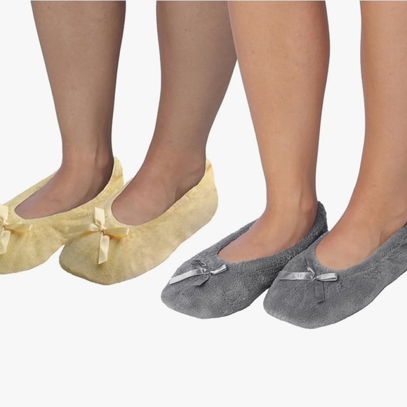 NWOT Black & Grey Roxini Non-Slip Slippers - Picture 2 of 11